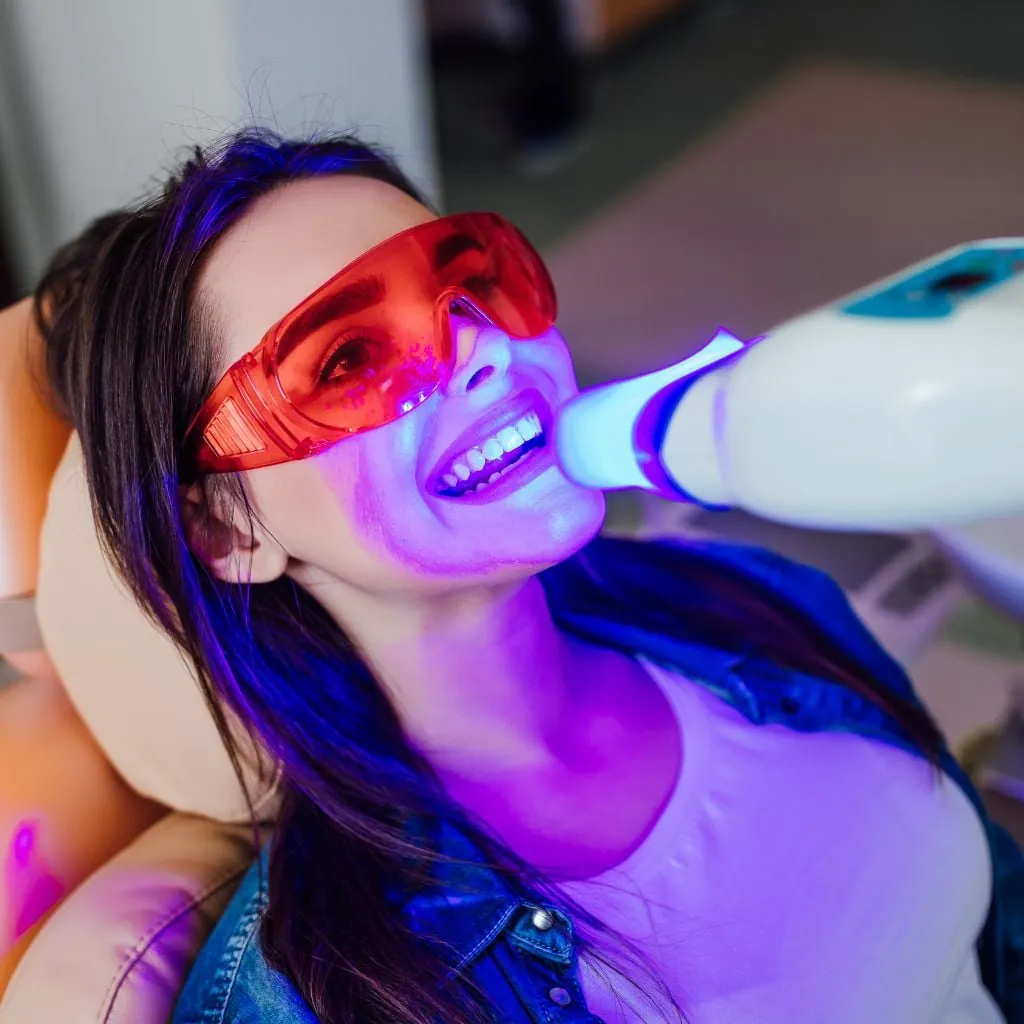máquina de blanqueamiento dental