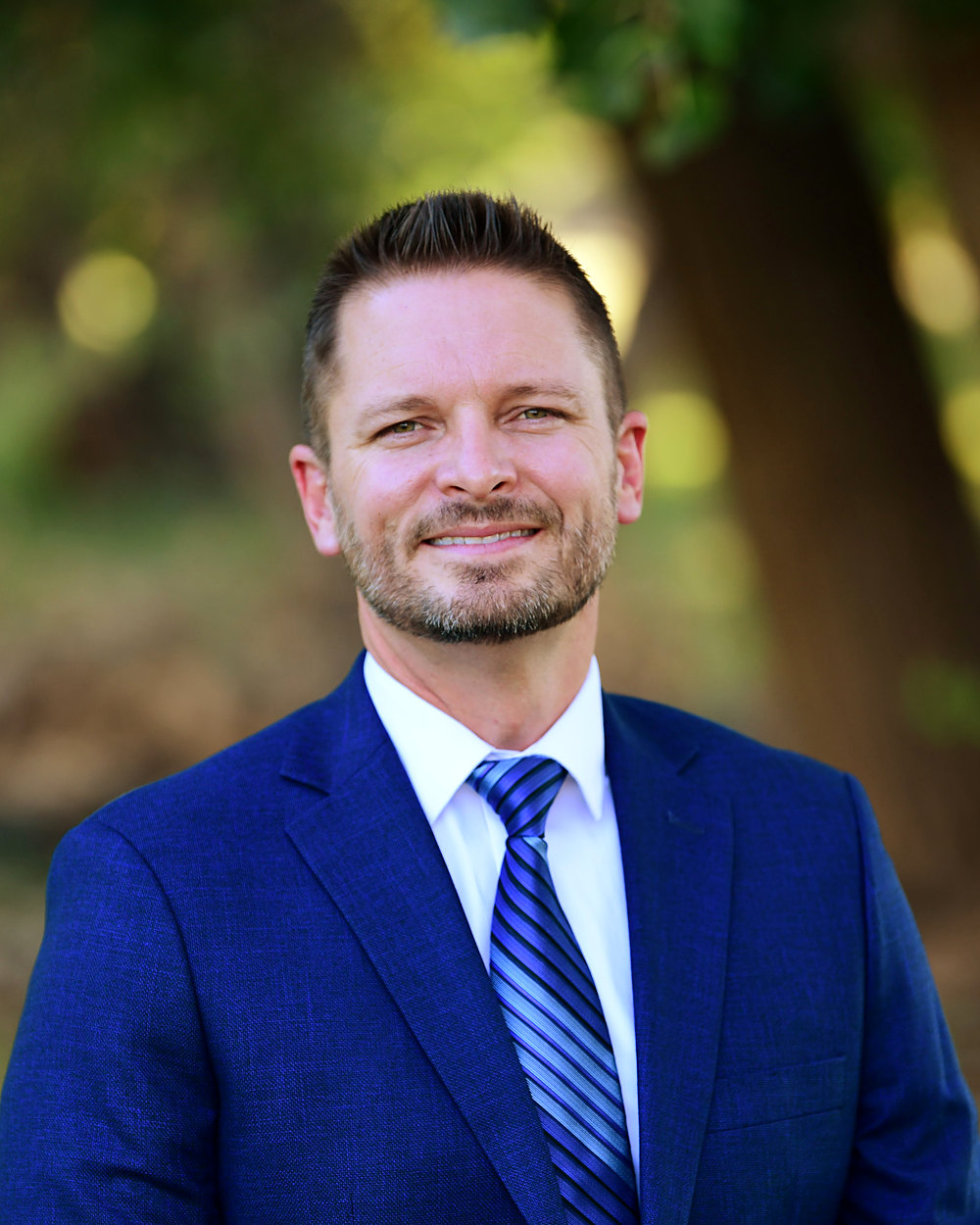 El Dr. Brett Davis, propietario de Virgin River Dental