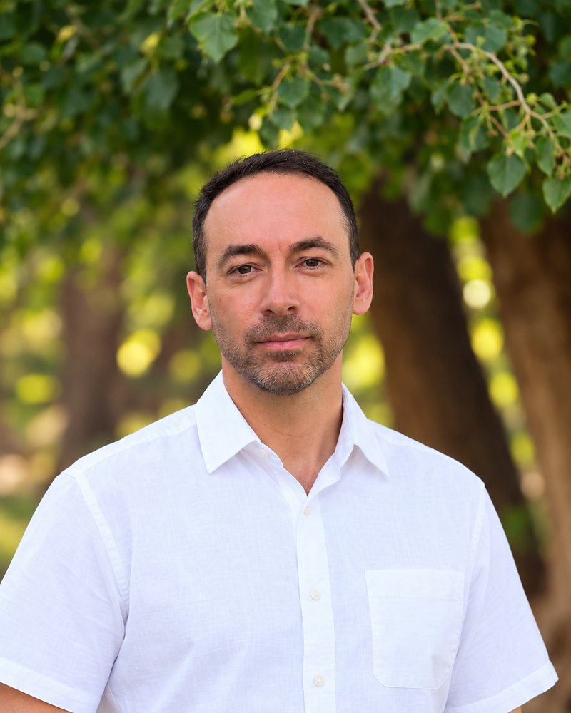 Tom, higienista dental en Virgin River Dental